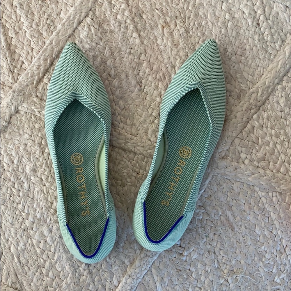 Rothys Mint points. Size 8.5